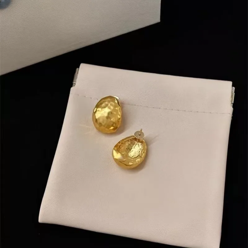 Summer New Beating Pattern Egg Stud Earrings Niche Design Simple Temperament Versatile High Sense Retro Earrings Earrings
Summer New Beating Pattern Egg Stud Earrings Niche Design Simple Temperament Versatile High Sense Retro Earrings Earrings