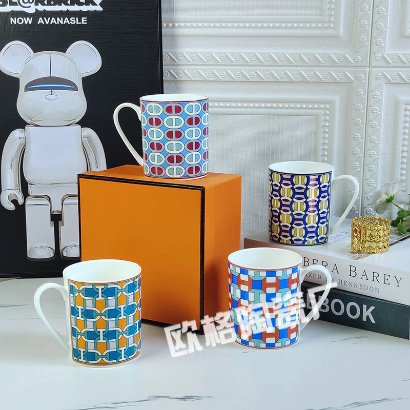 Cross border personalized trend minimalist mugs, ceramic men's and women's milk, household gifts, water cups, office tea cups
Cross border personalized trend minimalist mugs, ceramic men's and women's milk, household gifts, water cups, office tea cups