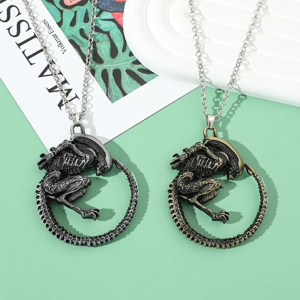 Gothic Alien Necklace - Vintage Creative Movie Jewelry Pendant for Halloween Personality Decoration Accessory
Gothic Alien Necklace - Vintage Creative Movie Jewelry Pendant for Halloween Personality Decoration Accessory