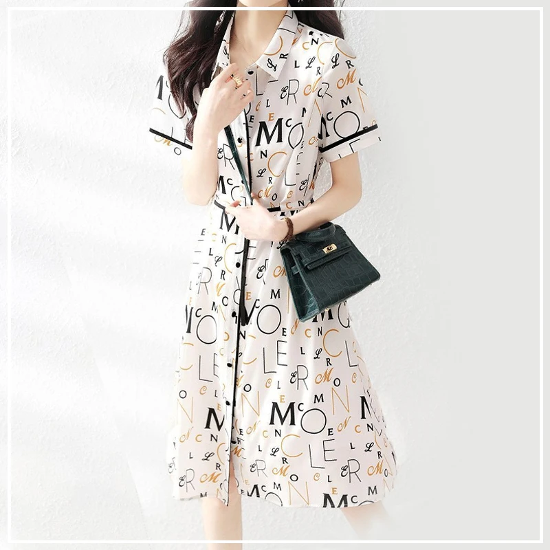 2024 Summer Elegance Commuting Simple and Elegant Flip Collar Full of Letter Printing Lace Up Waist Slimming Short Sleeved Dress
2024 Summer Elegance Commuting Simple and Elegant Flip Collar Full of Letter Printing Lace Up Waist Slimming Short Sleeved Dress