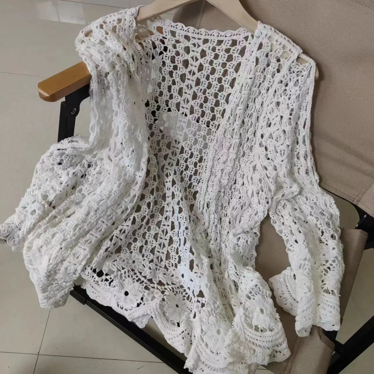 New Knitted Cardigan Women's 2023 Summer Thin Hollow Long Sleeve Top Short Coat with Skirt Sunscreen Shawl
New Knitted Cardigan Women's 2023 Summer Thin Hollow Long Sleeve Top Short Coat with Skirt Sunscreen Shawl