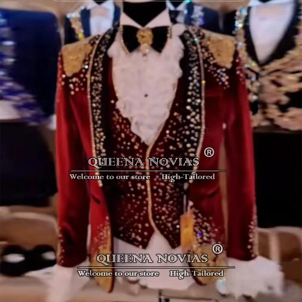 Exquisite Vevet Suits Men Balck Shawl Lapel Prom Blazer Crystals Beaded Embroidered Tuxedo Customized 3-Piece Reception Suit
Exquisite Vevet Suits Men Balck Shawl Lapel Prom Blazer Crystals Beaded Embroidered Tuxedo Customized 3-Piece Reception Suit