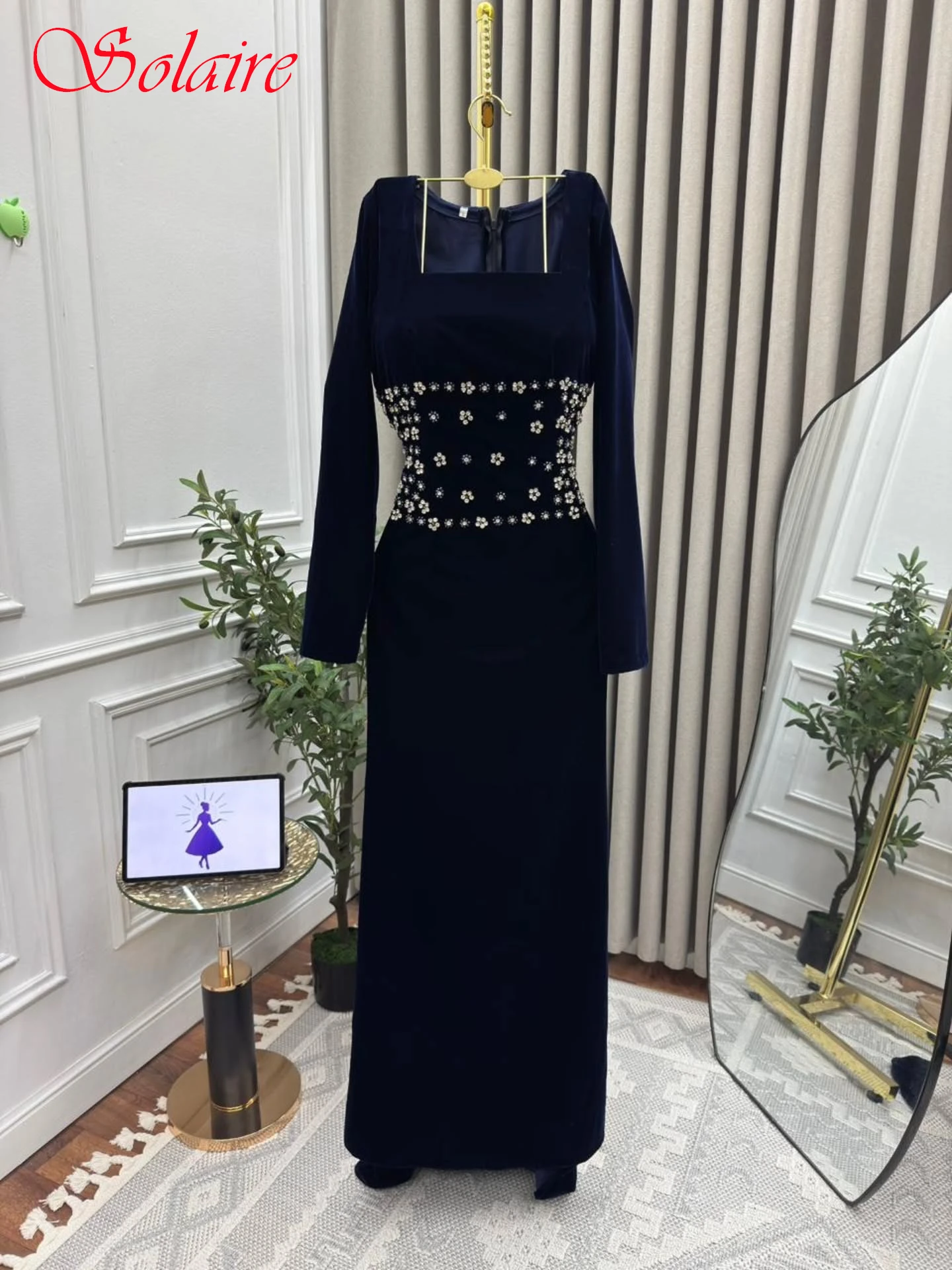 Элегантное вечернее платье с прямым квадратным воротником и длинными рукавами по индивидуальному заказу, нежное вечернее платье высокого качества, современное модное платье для выпускного вечера
Элегантное вечернее платье с прямым квадратным воротником и длинными рукавами по индивидуальному заказу, нежное вечернее платье высокого качества, современное модное платье для выпускного вечера