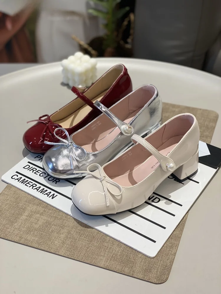 Soft Leather round Toe Casual Comfortable Breathable Women's Single oes Faionable Knot Design Low Heel Anti-Slip Footwear
Soft Leather round Toe Casual Comfortable Breathable Women's Single oes Faionable Knot Design Low Heel Anti-Slip Footwear