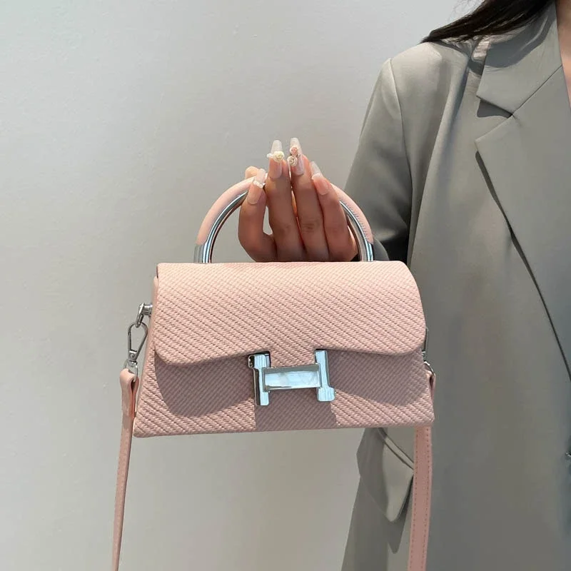 Classic Designer Tote Bag For Women Genuine Leather Crossbody Shoulder Handbag Luxury Ladies Messenger
Classic Designer Tote Bag For Women Genuine Leather Crossbody Shoulder Handbag Luxury Ladies Messenger