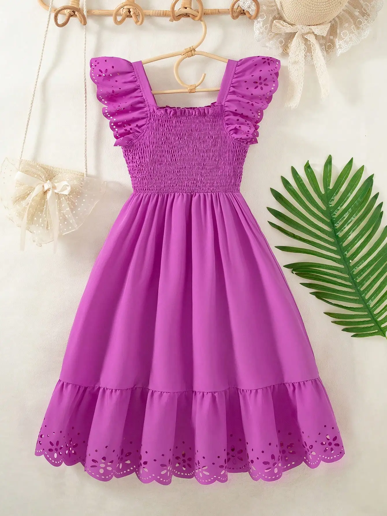 Women Solid Color Shirred Floral Ruffle Hem Casual Dress
Women Solid Color Shirred Floral Ruffle Hem Casual Dress