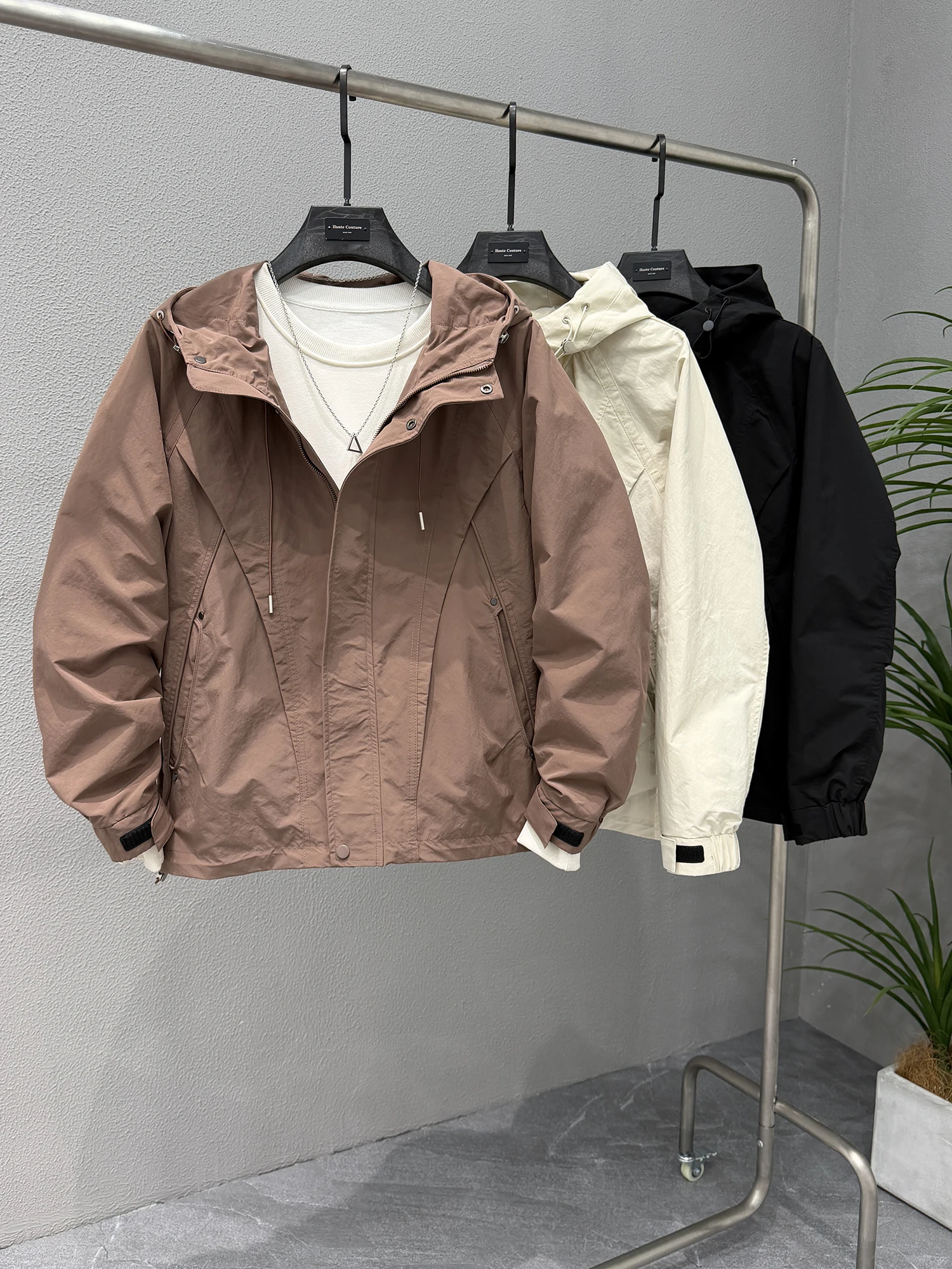 Мужская повседневная хлопковая куртка на осень-зиму с капюшоном, в стиле пэчворк, свободного кроя, теплая верхняя одежда, молодежная модная куртка из полиэфирного волокна
Мужская повседневная хлопковая куртка на осень-зиму с капюшоном, в стиле пэчворк, свободного кроя, теплая верхняя одежда, молодежная модная куртка из полиэфирного волокна