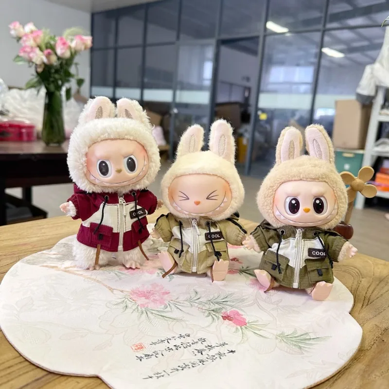 Подходит для 15-17 см labubu idol, модный тренд, крутые комбинезоны, карманная одежда, мини-плюшевая кукла, свитер, аксессуары для одежды
Подходит для 15-17 см labubu idol, модный тренд, крутые комбинезоны, карманная одежда, мини-плюшевая кукла, свитер, аксессуары для одежды