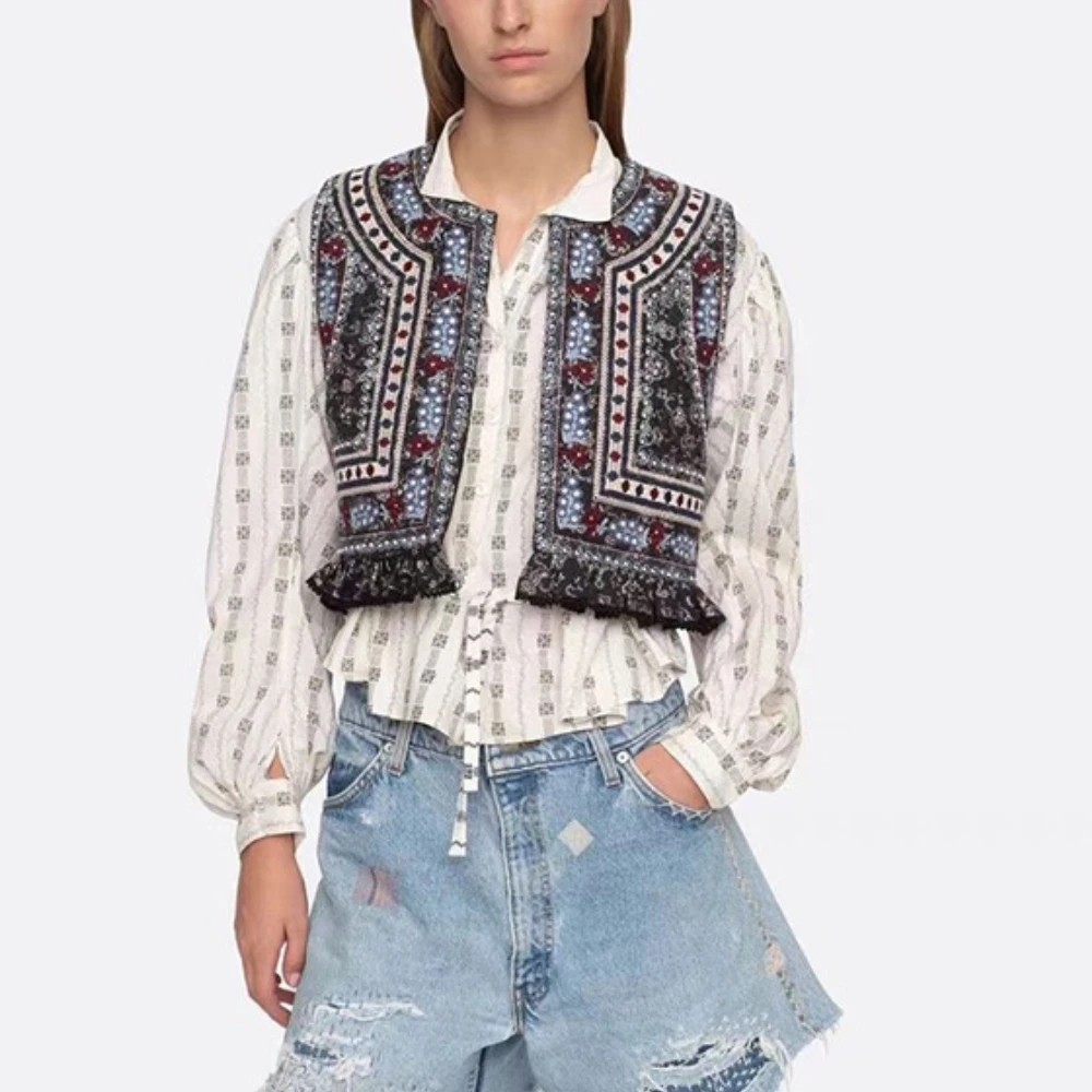 Ethnic Floral Embroidered Vest Jacket For Women Crop Tops Vintage Sleeveless Spring Summer Jackets Boho Beach Vestes Coats
Ethnic Floral Embroidered Vest Jacket For Women Crop Tops Vintage Sleeveless Spring Summer Jackets Boho Beach Vestes Coats