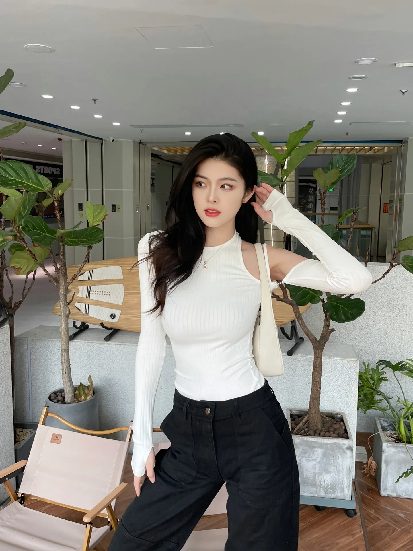 Winter and 2023 New Autumn Women's off-the-Shoulder Irregular Knitting Bottoming Shirt 0909
Winter and 2023 New Autumn Women's off-the-Shoulder Irregular Knitting Bottoming Shirt 0909