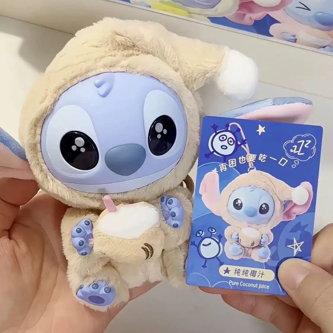 Disney New Stitch Eat Some Thing Before Sleep Series Виниловая слепая коробка Сумка Подвеска Милая плюшевая кукла Mystery Box Игрушка-сюрприз Подарки
Disney New Stitch Eat Some Thing Before Sleep Series Виниловая слепая коробка Сумка Подвеска Милая плюшевая кукла Mystery Box Игрушка-сюрприз Подарки