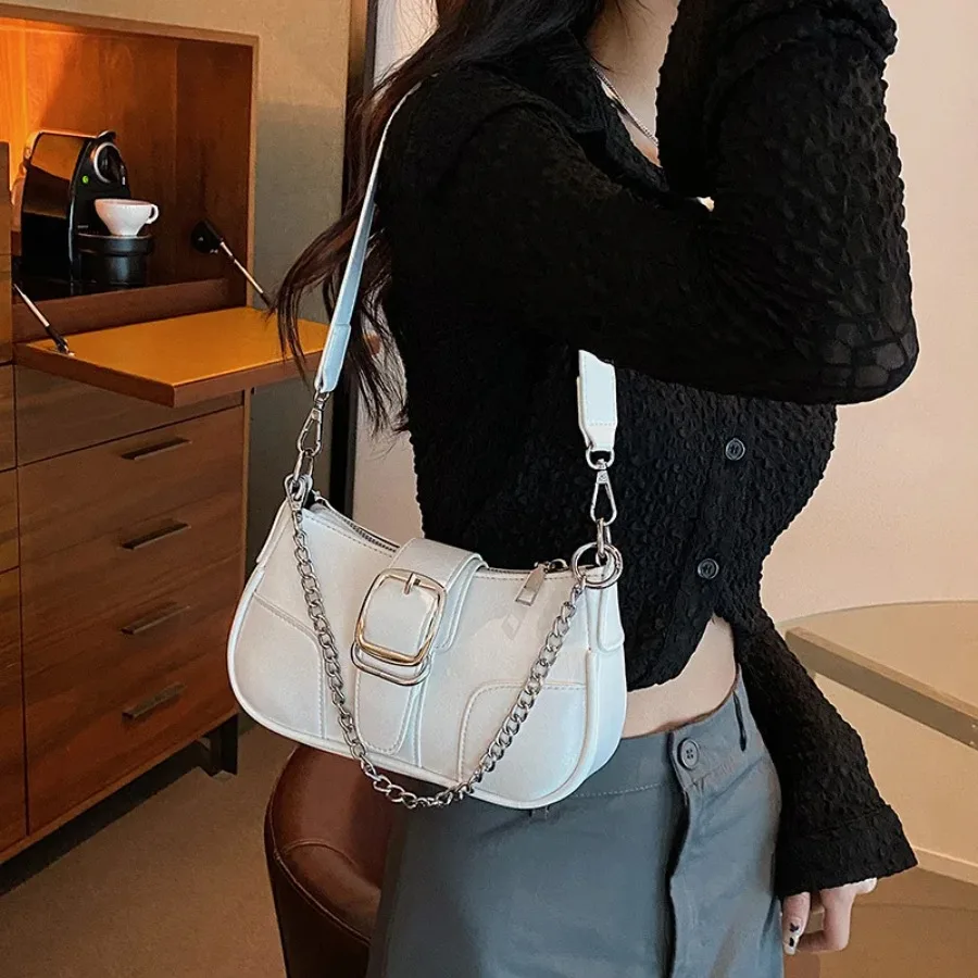 Summer new Korean version of the tide of fashion senior shoulder armpit bag texture temperament chain crossbody women's bags
Summer new Korean version of the tide of fashion senior shoulder armpit bag texture temperament chain crossbody women's bags