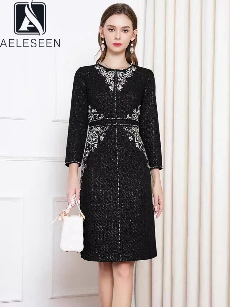 AELESEEN Office Ladies Autumn Winter Dress Women Design Fashion 0-Neck Belt Flower Embroidery Belt Midi Tweed Vintage Party
AELESEEN Office Ladies Autumn Winter Dress Women Design Fashion 0-Neck Belt Flower Embroidery Belt Midi Tweed Vintage Party