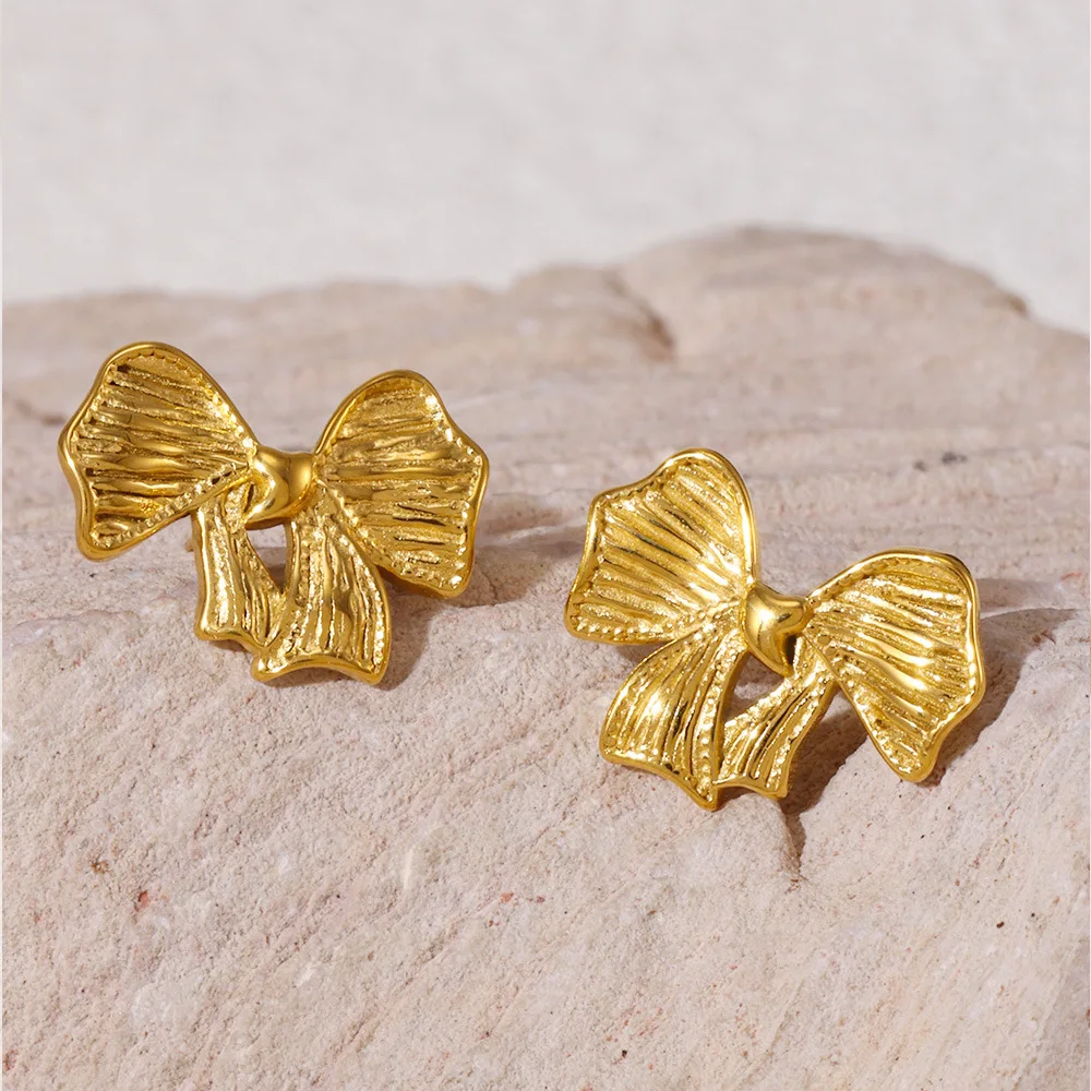 Seattle Korean Version Light Luxury Bow Earrings Earrings Niche Line Design Temperament Stainless Steel Plated Real Gold
Seattle Korean Version Light Luxury Bow Earrings Earrings Niche Line Design Temperament Stainless Steel Plated Real Gold