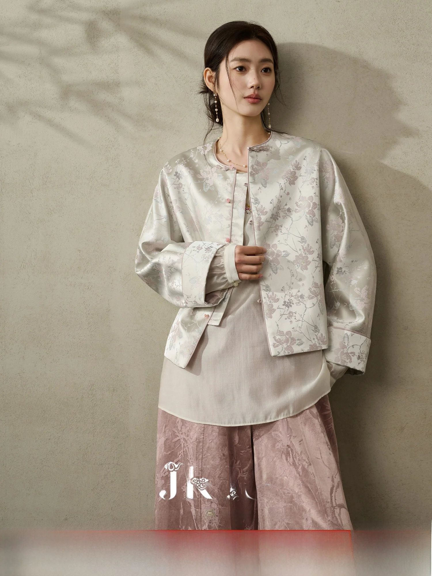 New Chinese Sle ort Jaet Gold Tead Embroidery Casual Autumn Spring JKJS Fog Moon Walk Polyester Fiber Women's Coat
New Chinese Sle ort Jaet Gold Tead Embroidery Casual Autumn Spring JKJS Fog Moon Walk Polyester Fiber Women's Coat