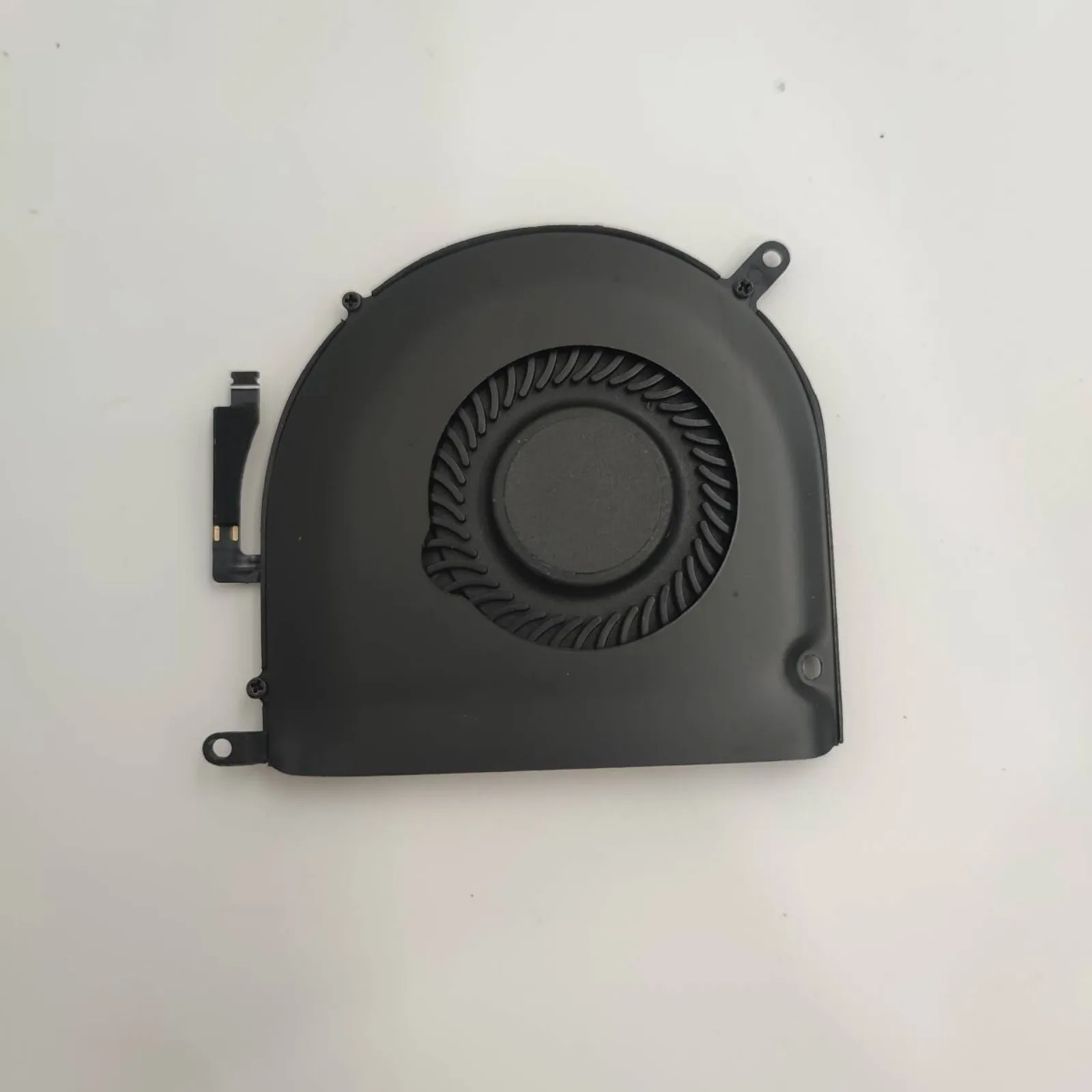 Вентилятор охлаждения процессора ноутбука для MacBook Pro Retina 15 дюймов A1398 Вентилятор охлаждения 923-0091 923-0092 2012 2013 2014 2015 лет
Вентилятор охлаждения процессора ноутбука для MacBook Pro Retina 15 дюймов A1398 Вентилятор охлаждения 923-0091 923-0092 2012 2013 2014 2015 лет