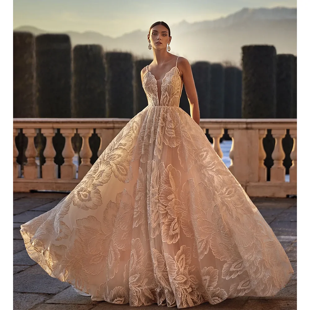 White Elegant Lace Appliques Sequined Prom Dress Fashion V-Neck Spaghetti Straps Floor Length A-Line Gowns Evening Party Dress
White Elegant Lace Appliques Sequined Prom Dress Fashion V-Neck Spaghetti Straps Floor Length A-Line Gowns Evening Party Dress