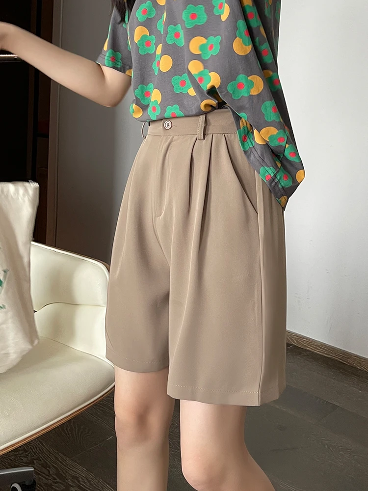 Женские шорты с высокой талией и широкими штанинами, тонкие летние шорты в корейском стиле, повседневные брюки для офиса, модные, с эффектом похудения
Женские шорты с высокой талией и широкими штанинами, тонкие летние шорты в корейском стиле, повседневные брюки для офиса, модные, с эффектом похудения