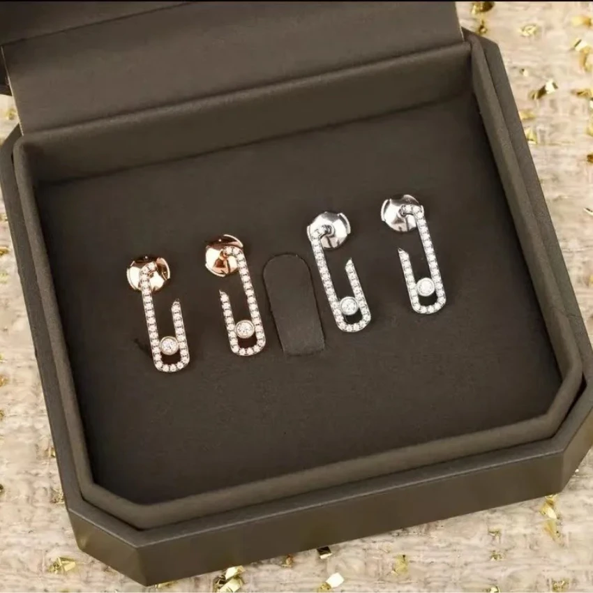 Designer for Woman Earrings and Fashionable Sliding Versatile Rose Gold Silver Needle Inlaid with Diamonds Niche
Designer for Woman Earrings and Fashionable Sliding Versatile Rose Gold Silver Needle Inlaid with Diamonds Niche