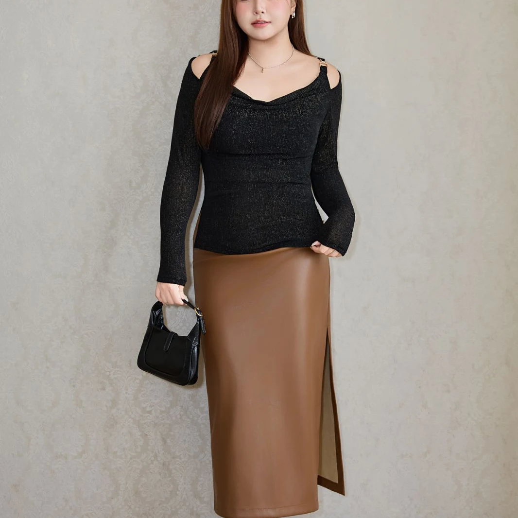 Fashion Plus Size Women's T-Shirt Premium Shiny Silk off-the-shoulder Swing Neck Knitted Top Autumn New French Slim And Elegant
Fashion Plus Size Women's T-Shirt Premium Shiny Silk off-the-shoulder Swing Neck Knitted Top Autumn New French Slim And Elegant