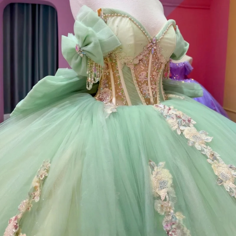 Green Quinceanera Dress off-shoulder Sequins Crystal Decal Lace Layering Long tail Bow vestidos de 15 Quinceanera Customize
Green Quinceanera Dress off-shoulder Sequins Crystal Decal Lace Layering Long tail Bow vestidos de 15 Quinceanera Customize