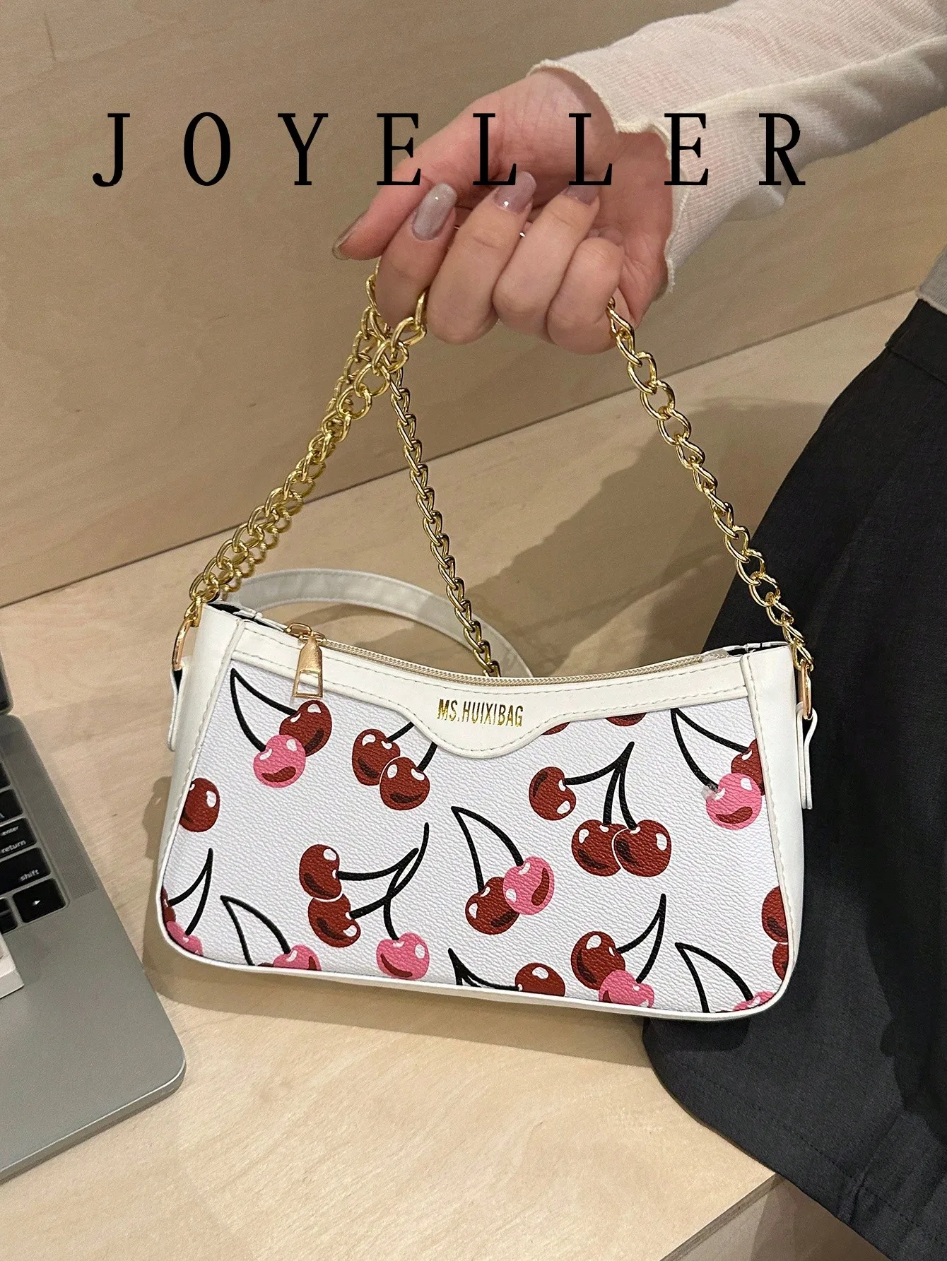 Cherry Print Chain Shoulder Bag, Cute Y2K Aesthetic Small Crossbody Purse, White & Red Fruit Pattern Mini Hobo Bag For Women, Casual Daily Use & Vacation
Cherry Print Chain Shoulder Bag, Cute Y2K Aesthetic Small Crossbody Purse, White & Red Fruit Pattern Mini Hobo Bag For Women, Casual Daily Use & Vacation