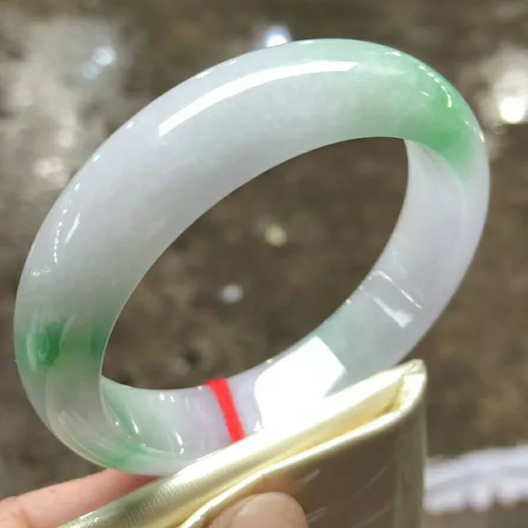 Браслет из натурального нефрита, 54-62 мм 
Браслет из натурального нефрита, 54-62 мм