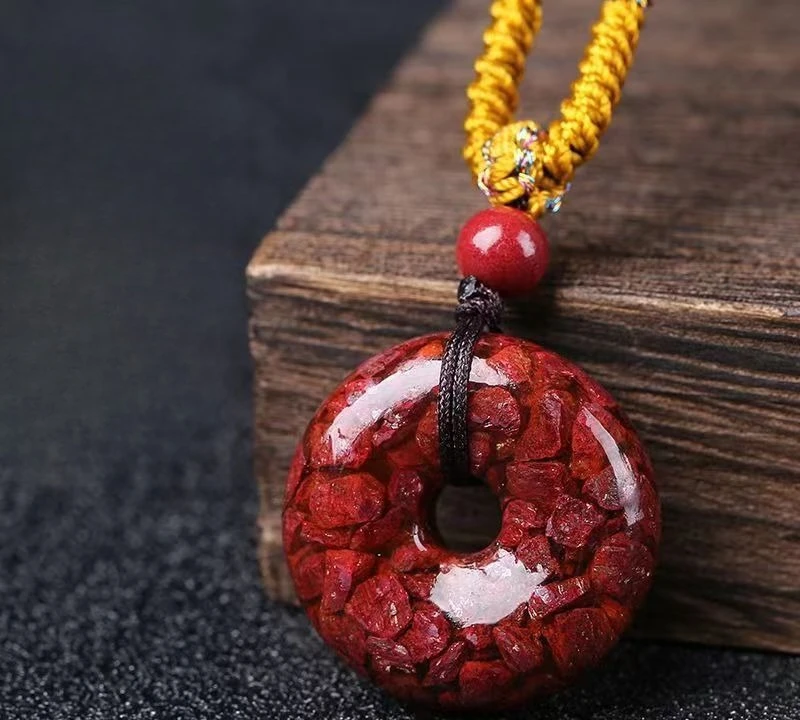 High content of raw ore, light-transmitting cinnabar crystal sand, safety buckle pendant, emperor sand, men's and women's natal
High content of raw ore, light-transmitting cinnabar crystal sand, safety buckle pendant, emperor sand, men's and women's natal