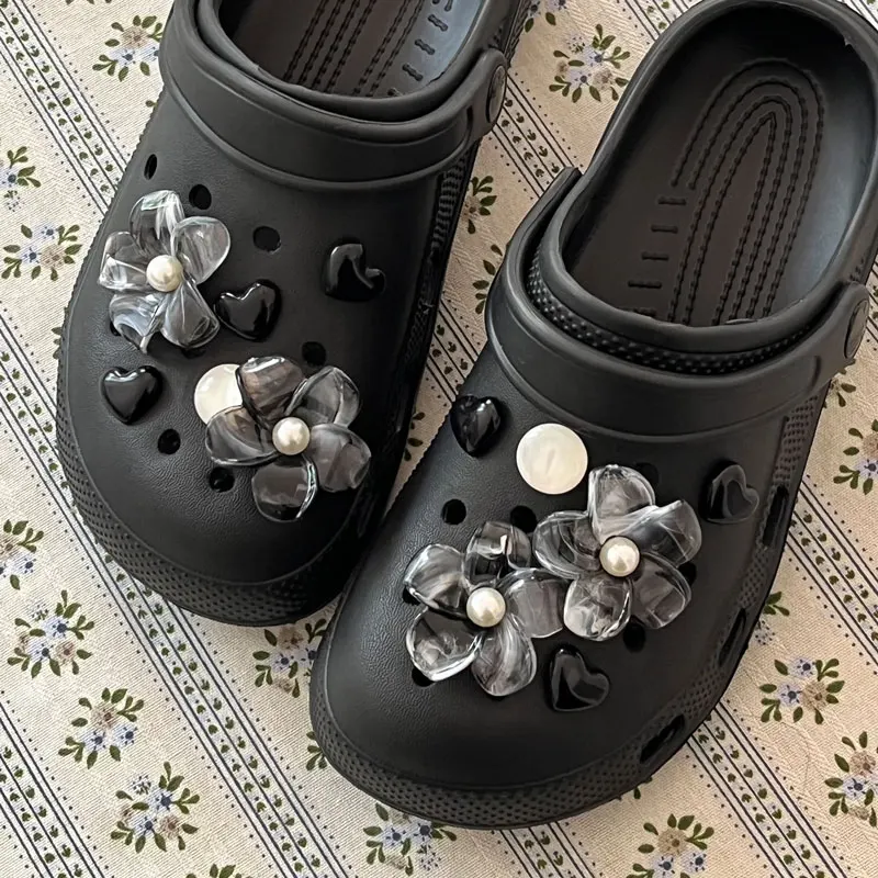 Simple Black Flowers Y2k Shoe Charms for Crocs Pearl Garden Sandals Decorations Set Clogs Pins Slipper Accessories Girl Gift
Simple Black Flowers Y2k Shoe Charms for Crocs Pearl Garden Sandals Decorations Set Clogs Pins Slipper Accessories Girl Gift