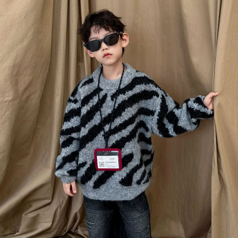 Boys' Winter Striped Sweater Korean Version Top 2025 Fall/winter New Children's Warm Knitted Base Shirt Trend
Boys' Winter Striped Sweater Korean Version Top 2025 Fall/winter New Children's Warm Knitted Base Shirt Trend