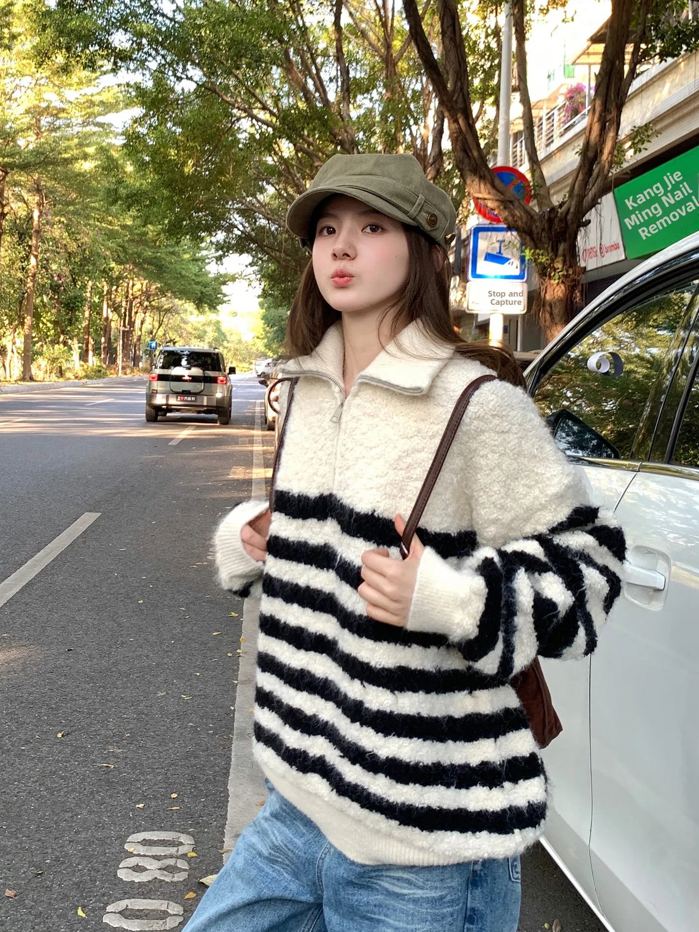 High Neck Striped Knitwear Loose Fit Women's Design Zipper Casual Style Long Sleeve Thermal Top for Commuting And Shopping
High Neck Striped Knitwear Loose Fit Women's Design Zipper Casual Style Long Sleeve Thermal Top for Commuting And Shopping