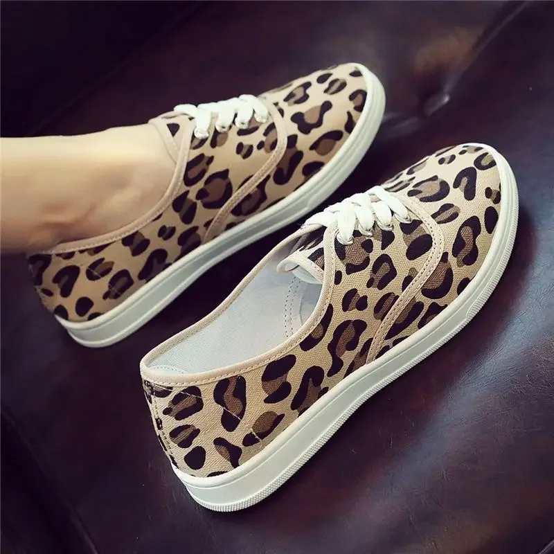Leopard Print Canvas Shoes for Women Cheap Fashion 2025 High Quality Aesthetic Light Walking Designer Luxury 39 Woman Footwear
Leopard Print Canvas Shoes for Women Cheap Fashion 2025 High Quality Aesthetic Light Walking Designer Luxury 39 Woman Footwear