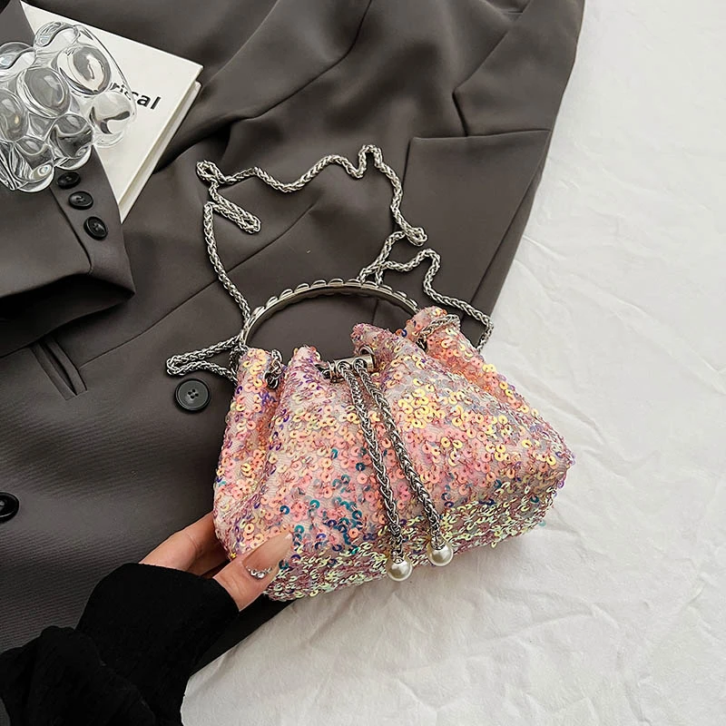 Trendy Designer Sequin Bucket Evening Handbags and Purses Shoulder Crossbody Bags Women 2024 New Fashion Tassels Messenger Bag
Trendy Designer Sequin Bucket Evening Handbags and Purses Shoulder Crossbody Bags Women 2024 New Fashion Tassels Messenger Bag