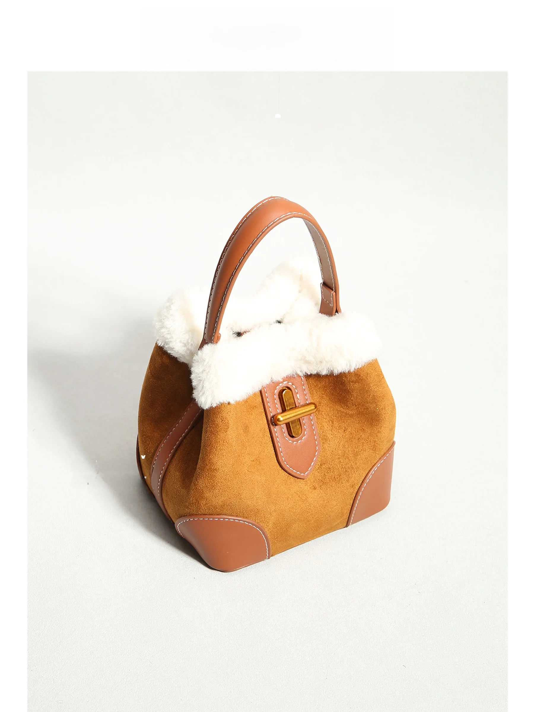 Tangzhu Autumn Winter Lamb Fur Suede Buet Bag Women's New Retro Matte Handbag oulder Bag Soft PU Strap Lo Bule Closure
Tangzhu Autumn Winter Lamb Fur Suede Buet Bag Women's New Retro Matte Handbag oulder Bag Soft PU Strap Lo Bule Closure