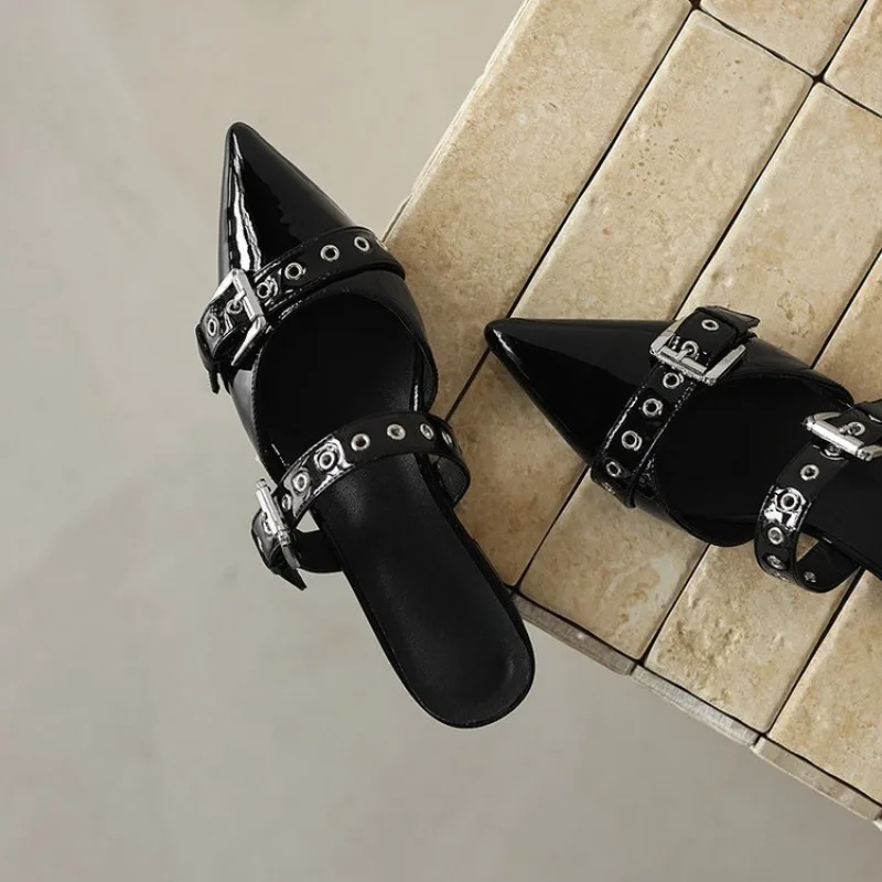 Summer New Fashion Low Heel Shoe Tip Shallow Verbal Belt Buckle Soft Sole Baotou Slippers
Summer New Fashion Low Heel Shoe Tip Shallow Verbal Belt Buckle Soft Sole Baotou Slippers