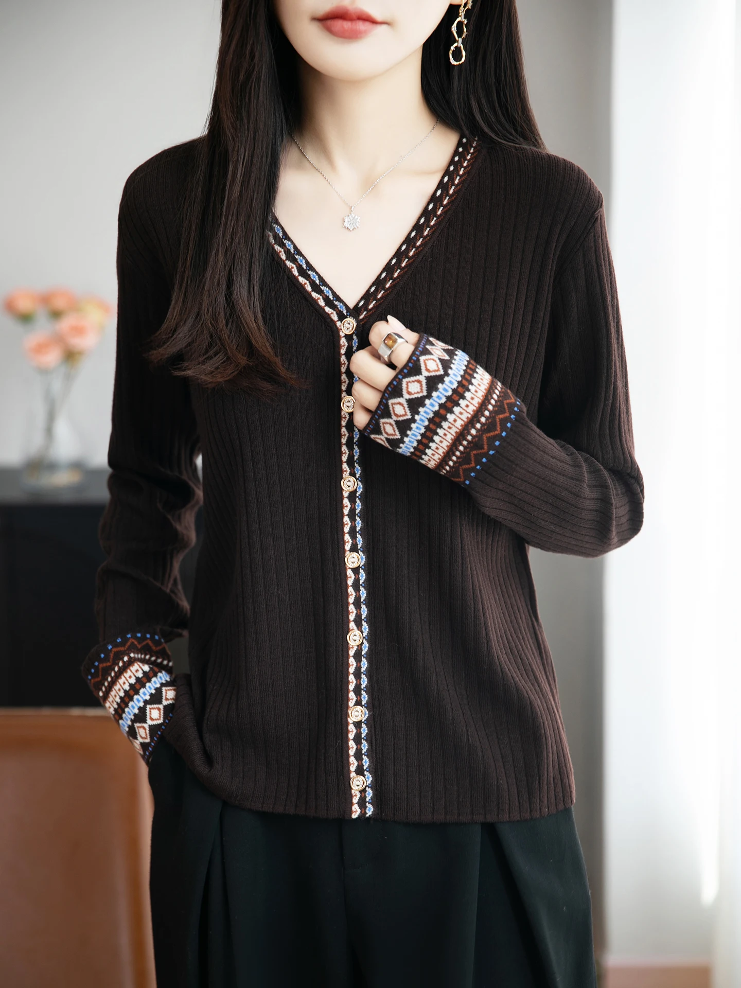 New Fashion Autumn Winter Woman Sweater Elegant Worsted Merino Wool Knitwear V-Neck Cardigan Ladies Long Sleeve Clothing Tops
New Fashion Autumn Winter Woman Sweater Elegant Worsted Merino Wool Knitwear V-Neck Cardigan Ladies Long Sleeve Clothing Tops