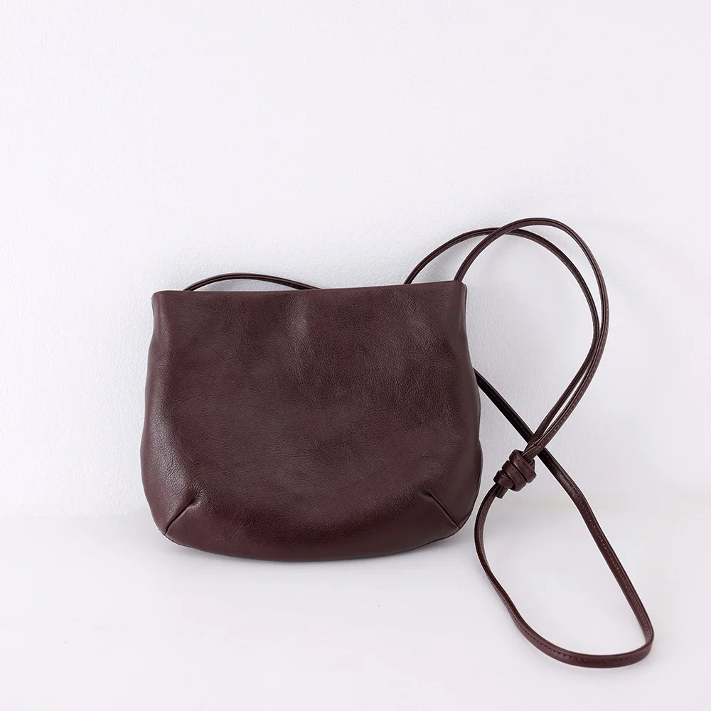 2026 Женская дизайнерская роскошная сумка из натуральной кожи растительного дубления с буквами в стиле ретро, дизайнерская роскошная сумка 
2026 Женская дизайнерская роскошная сумка из натуральной кожи растительного дубления с буквами в стиле ретро, дизайнерская роскошная сумка