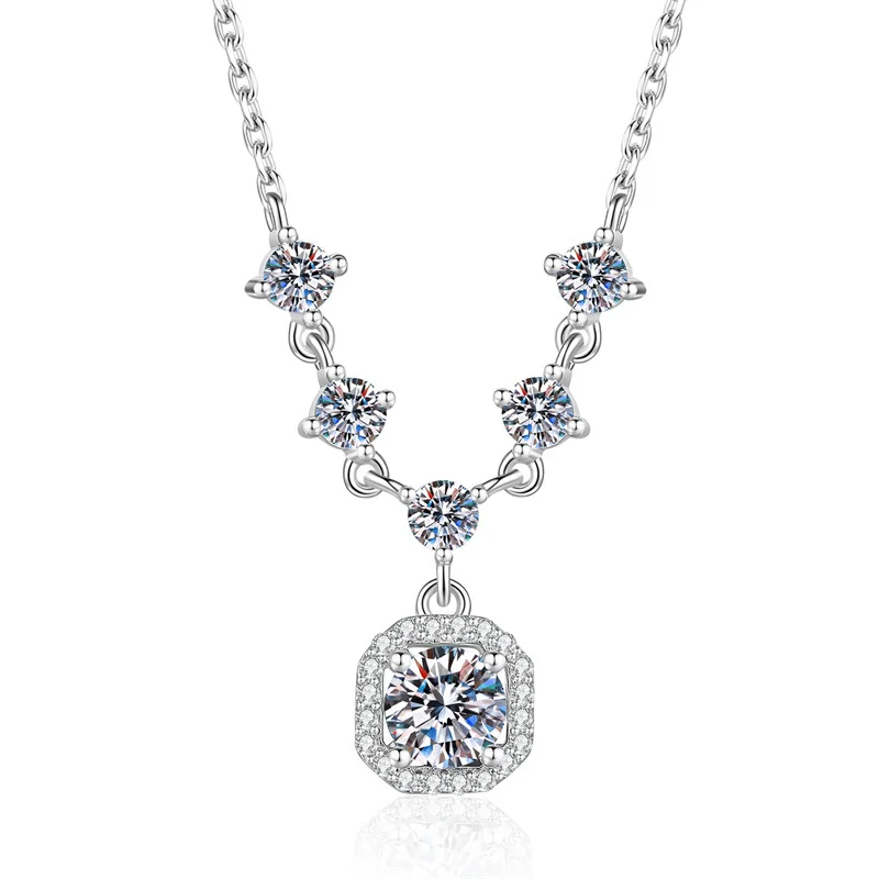 XL585 Lefei Fashion Luxury Trendy Classic 0.5ct Moissanite Design Square Necklace Charms Women s925 Silver Party Jewelry Giftear
XL585 Lefei Fashion Luxury Trendy Classic 0.5ct Moissanite Design Square Necklace Charms Women s925 Silver Party Jewelry Giftear