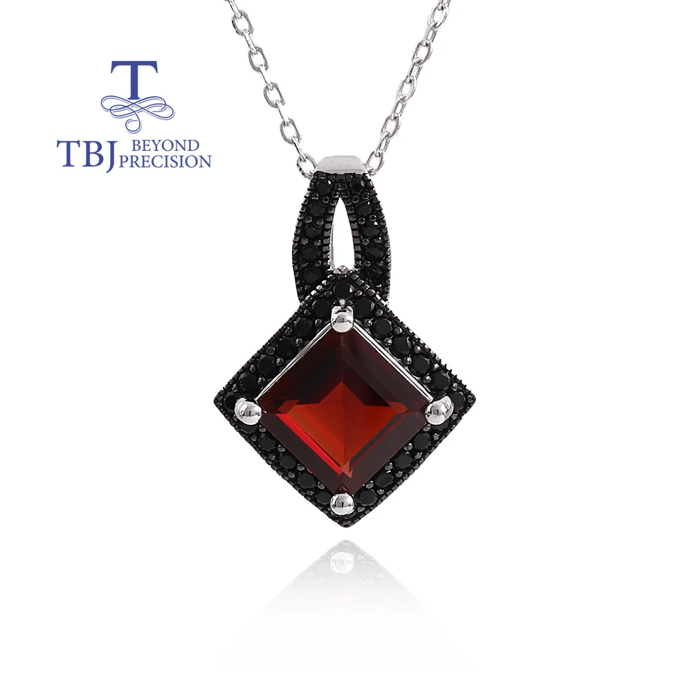 Light Luxury Natural square 8.0mm garnet pendant 925 Sterling silver necklace fine jewelry for women's engagement and party gift
Light Luxury Natural square 8.0mm garnet pendant 925 Sterling silver necklace fine jewelry for women's engagement and party gift