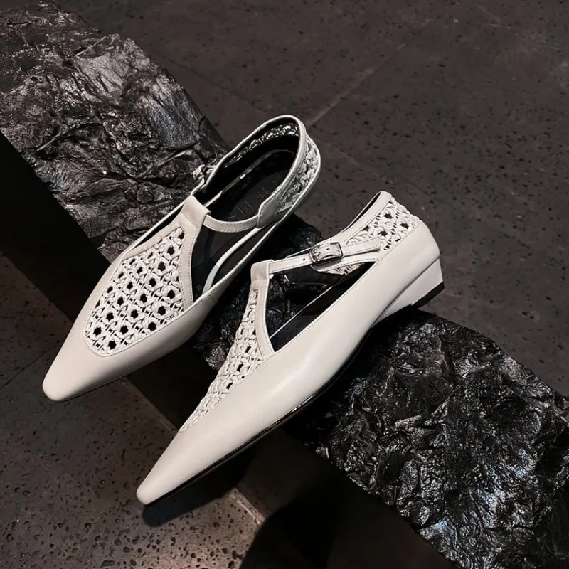 Retro Women's Shoes Exquisite French Style Low Heels for Woman Fashion Hollowed Out Casual Shoes Designer Shoes Zapatos De Mujer
Retro Women's Shoes Exquisite French Style Low Heels for Woman Fashion Hollowed Out Casual Shoes Designer Shoes Zapatos De Mujer