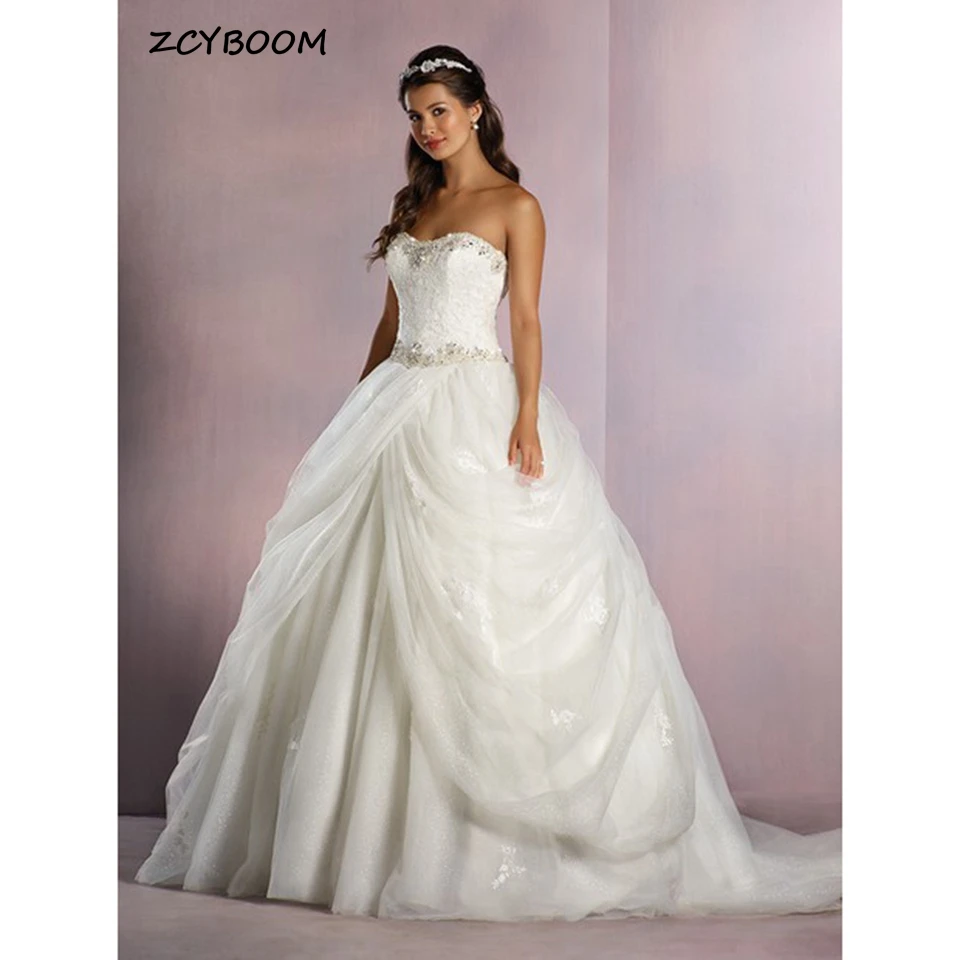 Customized Elegant Strapless Appliques Beaded Wedding Dresses 2025 Sleeveless Floor Length Sweep Train Lace Up Custom Made Brida
Customized Elegant Strapless Appliques Beaded Wedding Dresses 2025 Sleeveless Floor Length Sweep Train Lace Up Custom Made Brida
