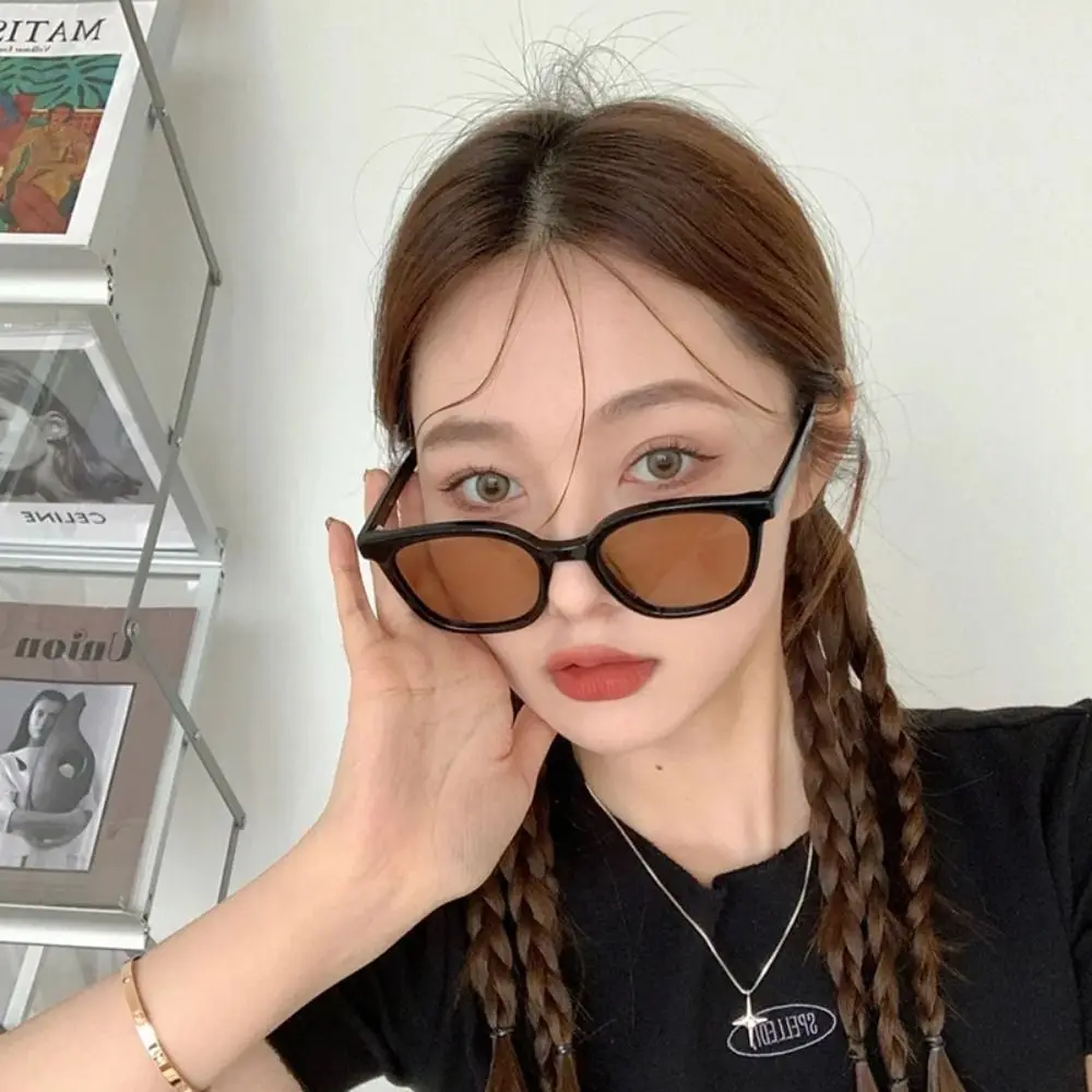 Sun-Protective Black Frame Sunglasses Trendy Summer Decoration Street Photos Driving Glasses Punk Eyewear Beach
Sun-Protective Black Frame Sunglasses Trendy Summer Decoration Street Photos Driving Glasses Punk Eyewear Beach