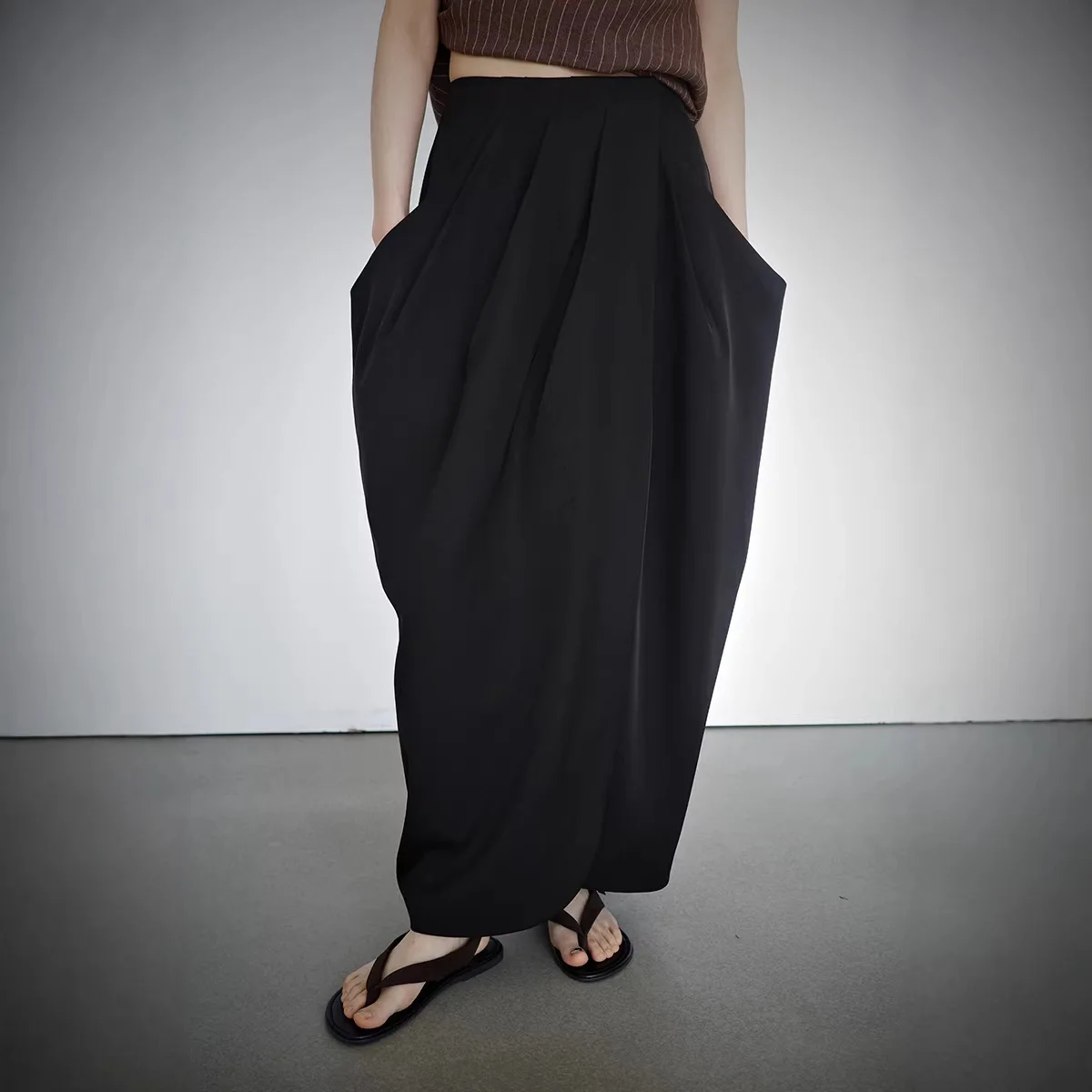 Gagarich Spring Summer New Style Draped Fashion Vintage Silhouette Skirt Slim High Waist Long Women To Cover Flesh Skirts
Gagarich Spring Summer New Style Draped Fashion Vintage Silhouette Skirt Slim High Waist Long Women To Cover Flesh Skirts