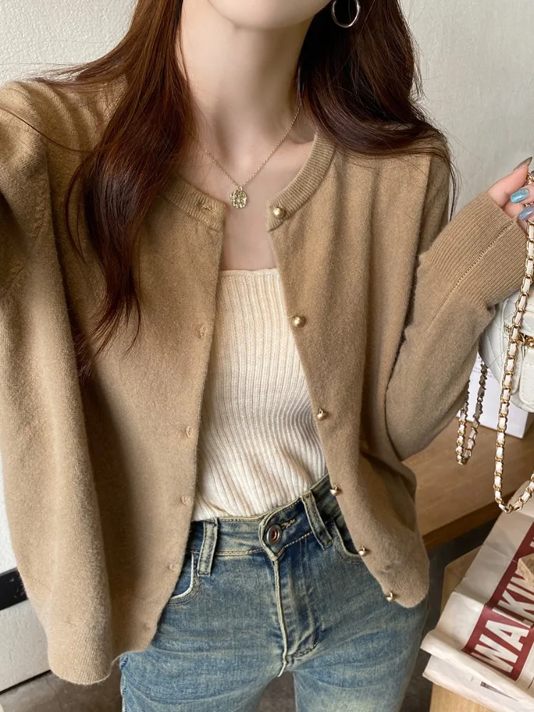 New Fall Chic Long-sleeved Knitted Blouse O-neck Solid Color Knitwear Fashion Clothing Korean Lazy Style Women Cardigan
New Fall Chic Long-sleeved Knitted Blouse O-neck Solid Color Knitwear Fashion Clothing Korean Lazy Style Women Cardigan