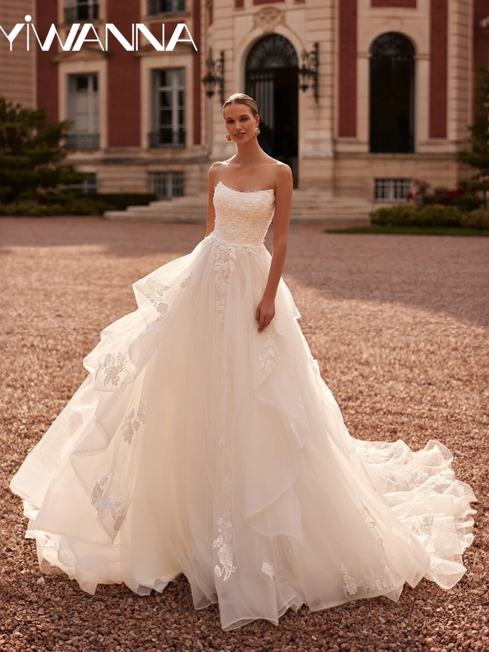 Ruffled Elegant Beaded A-line Long Wedding Dress Charming Strapless Lace Appliques Bridal Gown Customized Dresses For Bride
Ruffled Elegant Beaded A-line Long Wedding Dress Charming Strapless Lace Appliques Bridal Gown Customized Dresses For Bride