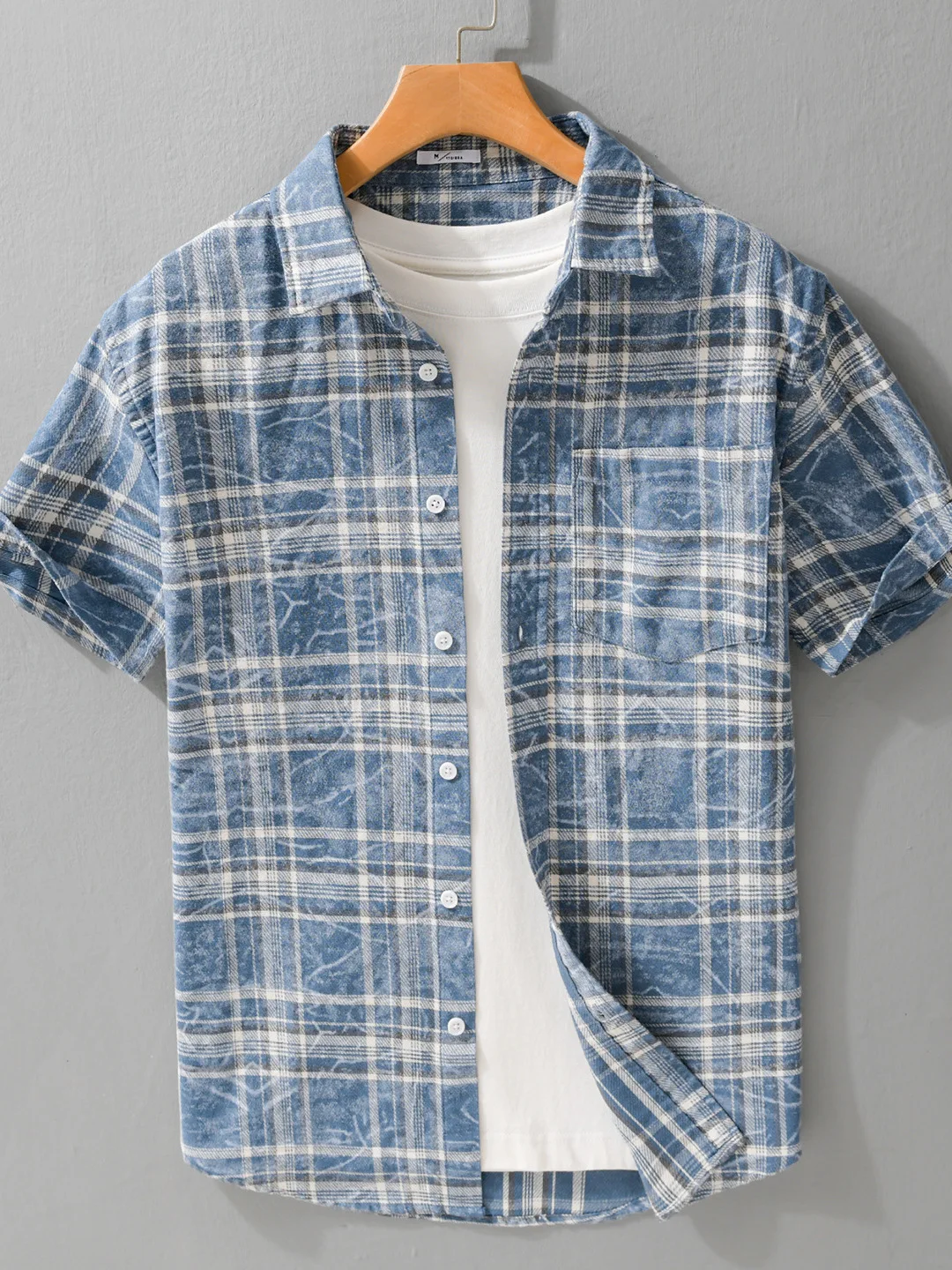 American Retro Blue Plaid Short Sleeve Casual Shirt Men's Summer New Mixed Fiber Design Sense Shirt Loose Fit Pocket Detail
American Retro Blue Plaid Short Sleeve Casual Shirt Men's Summer New Mixed Fiber Design Sense Shirt Loose Fit Pocket Detail