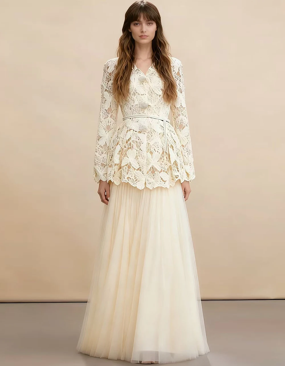 Осенний французский модный роскошный комплект из 2 предметов, женская кружевная рубашка с v-образным вырезом и длинными рукавами + юбка с высокой талией, комплект для торжественных случаев 2025
Осенний французский модный роскошный комплект из 2 предметов, женская кружевная рубашка с v-образным вырезом и длинными рукавами + юбка с высокой талией, комплект для торжественных случаев 2025