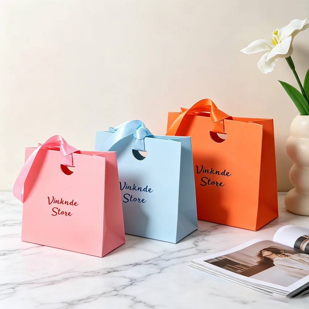 30pcs/lot Jewelry Handle Paper Tote Bag Custom Logo Wedding Favors DIY Gift Packaging Box Organizer Personalized Travel Pouches
30pcs/lot Jewelry Handle Paper Tote Bag Custom Logo Wedding Favors DIY Gift Packaging Box Organizer Personalized Travel Pouches