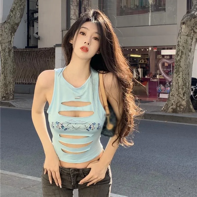 Women's Sexy Hollow Design Vest American Retro Subculture Flower Print Halter Tank Tops Summer Female Short Sleeveless Slim Top
Women's Sexy Hollow Design Vest American Retro Subculture Flower Print Halter Tank Tops Summer Female Short Sleeveless Slim Top