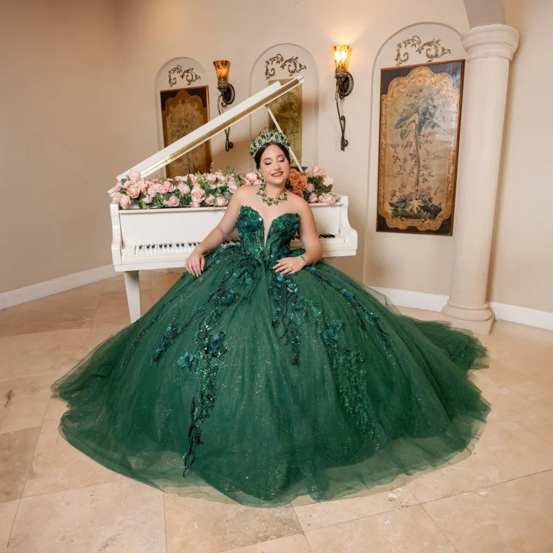 customized Shiny green Quinceanera Dresses Ball Gown Sweet 16 Dress Tull crystal applique flower Lace Birthday 15th Party Gown
customized Shiny green Quinceanera Dresses Ball Gown Sweet 16 Dress Tull crystal applique flower Lace Birthday 15th Party Gown